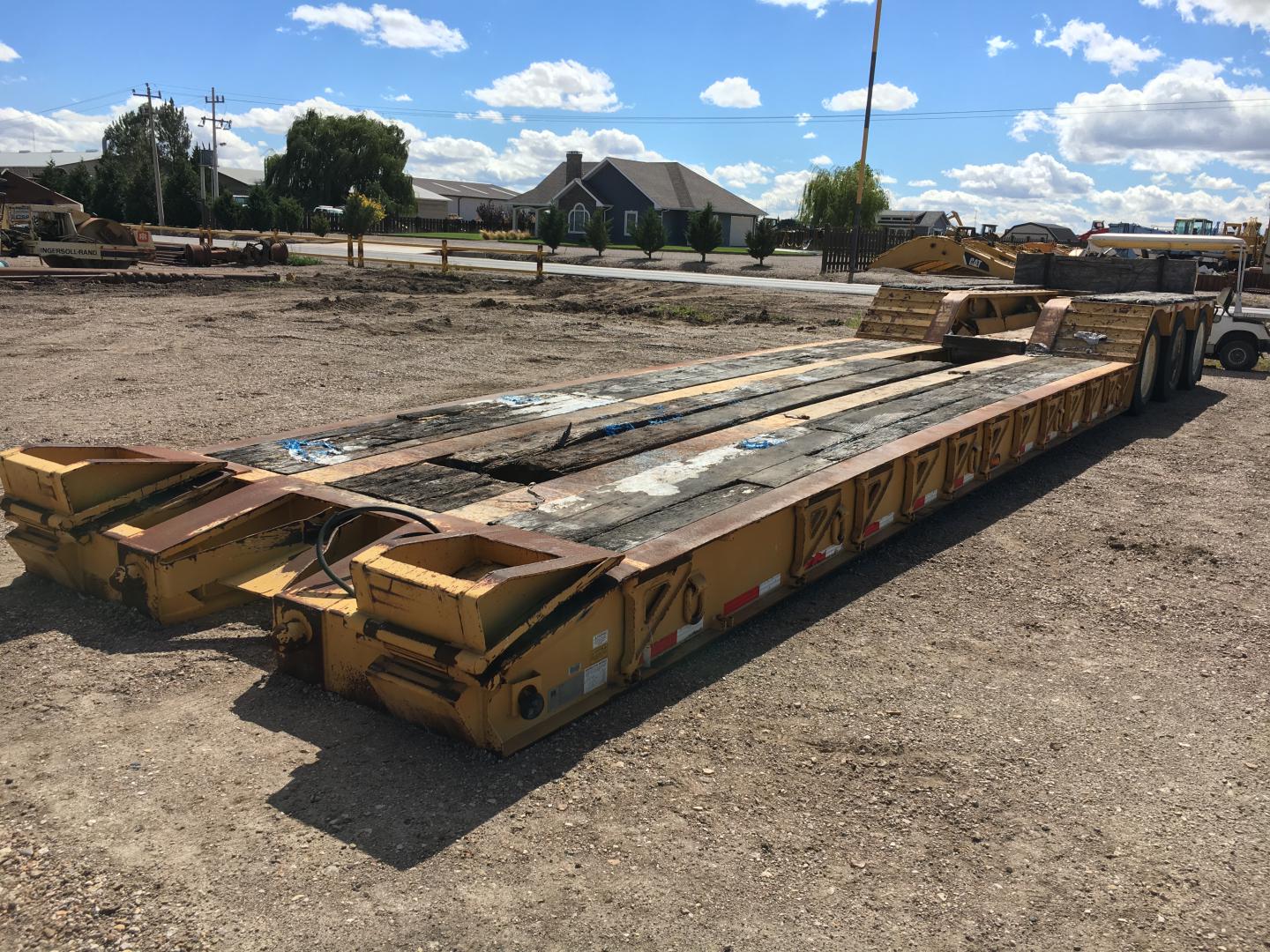 ./imagenes/INVOICE/2019/17190/LOW BOY TRAIL KING TK120HD6-523 (24).JPG